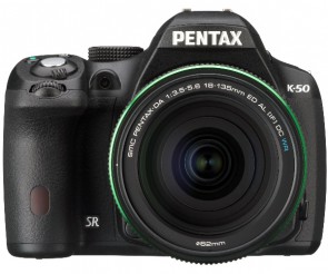 Aparat foto DSLR Pentax K-50 Black + DA 18-135mm F3.5-5.6 WR 